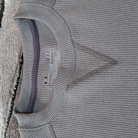 UNDER ARMOUR LOOSE COLDGEAR THERMAL LONG-SLEEVE GRAY SHIRT - Picture 3 of 10